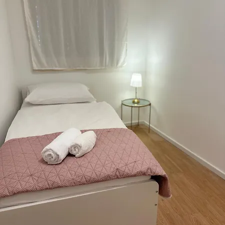 Obala Deluxe- Location *