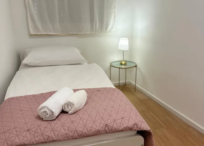 Obala Deluxe- Location *