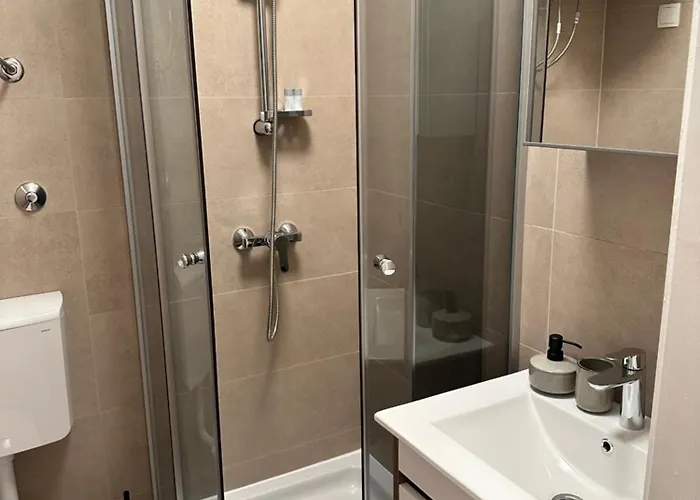 Obala Deluxe- Location דירה